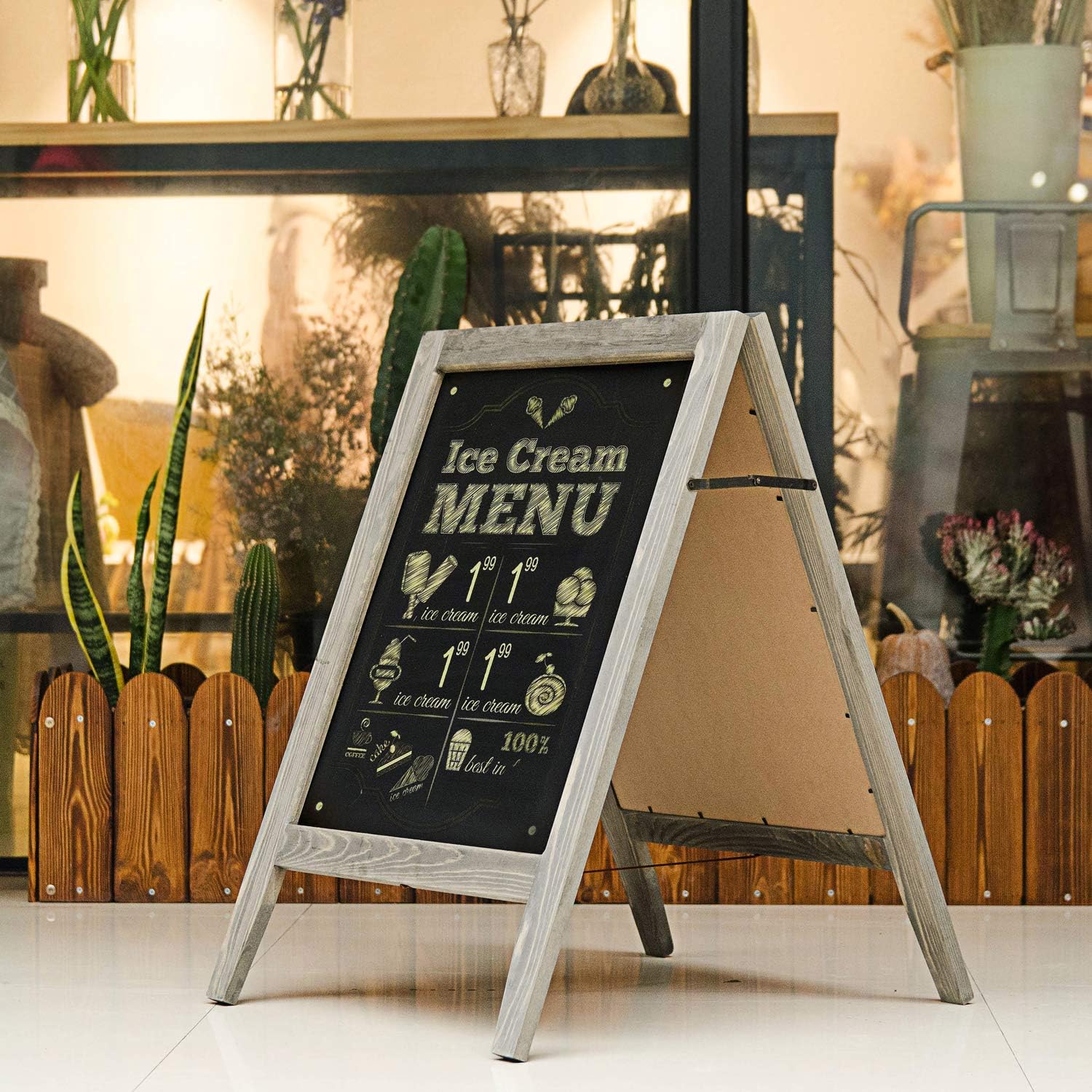 Our wooden framed chalkboards are available in different sizes and have an ecological look. The boards are perfect for retail, restaurants or as decoration.